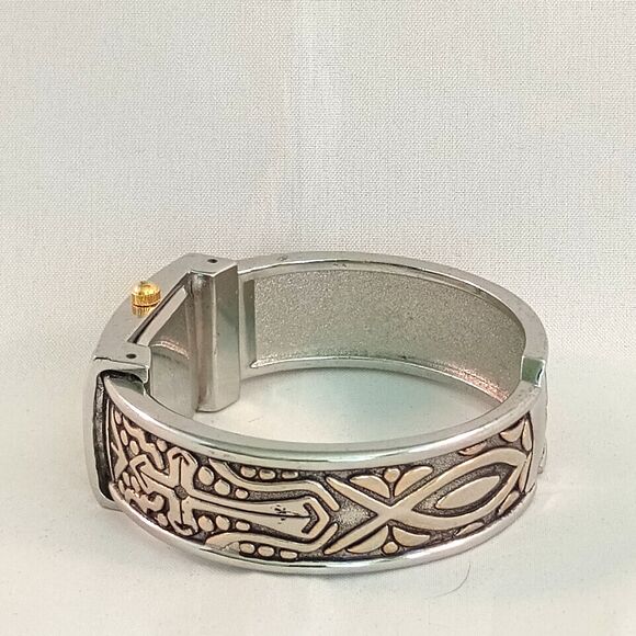 Geneva Women's Watch 18mm Silver Finish Cross Bangle Cuff – New Battery - Picture 5 of 6